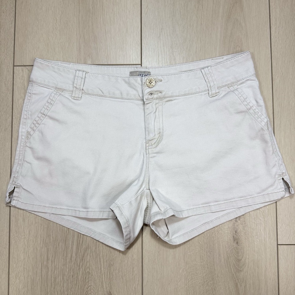 BeBop Women's Beige Stretch Casual‎ Shorts Size 7 Cotton Spandex Pockets Summer